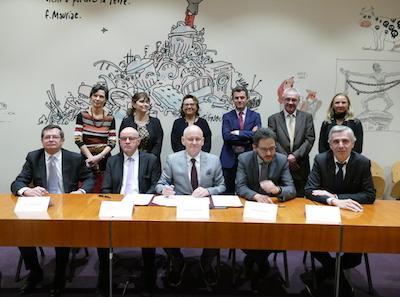 Signature de la convention entre le FIPHFP et la ville de Paris