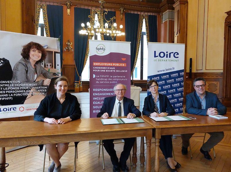 Signature de la convention entre le FIPHFP et le Département de la Loire