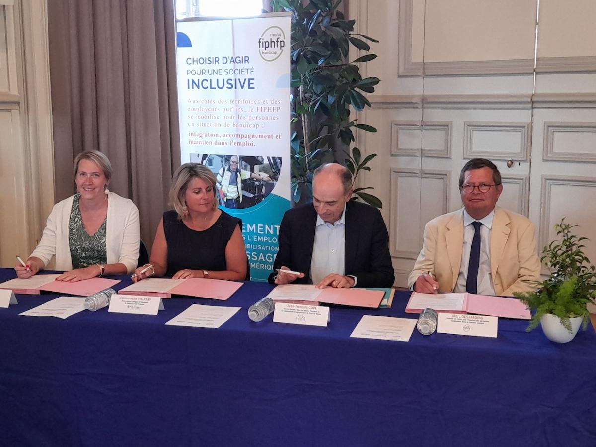 Signataires de la convention entre la Ville de Meaux et le FIPHFP