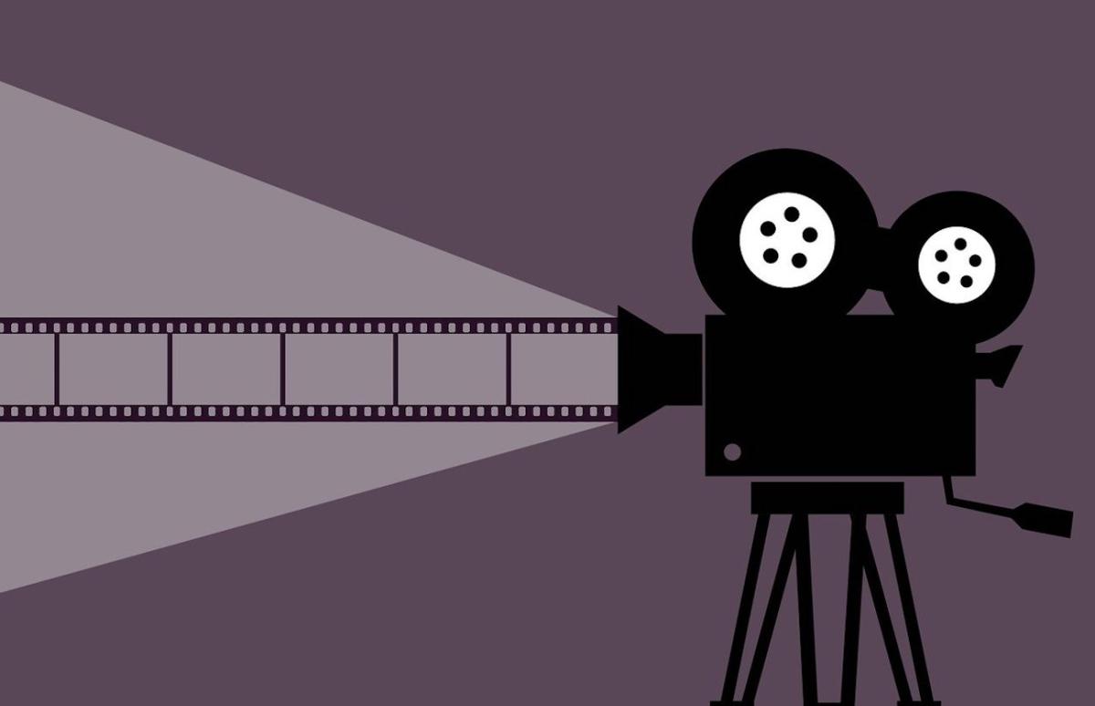 Illustration d'une caméra projetant un film