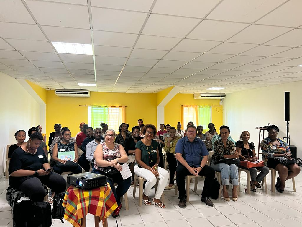 Photo de groupe des participants à la matinée inclusion