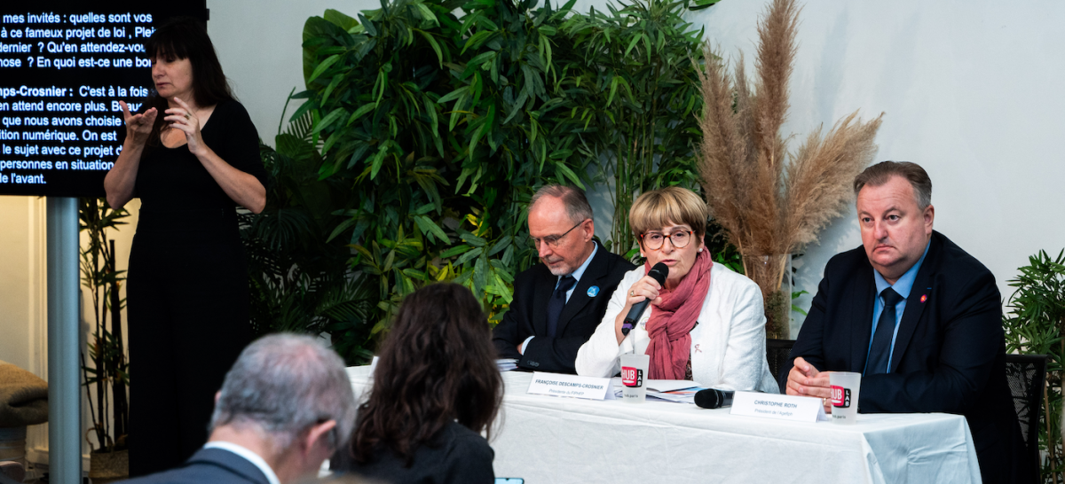 Tribune de la conférence de presse de lancement de la SEEPH 2023