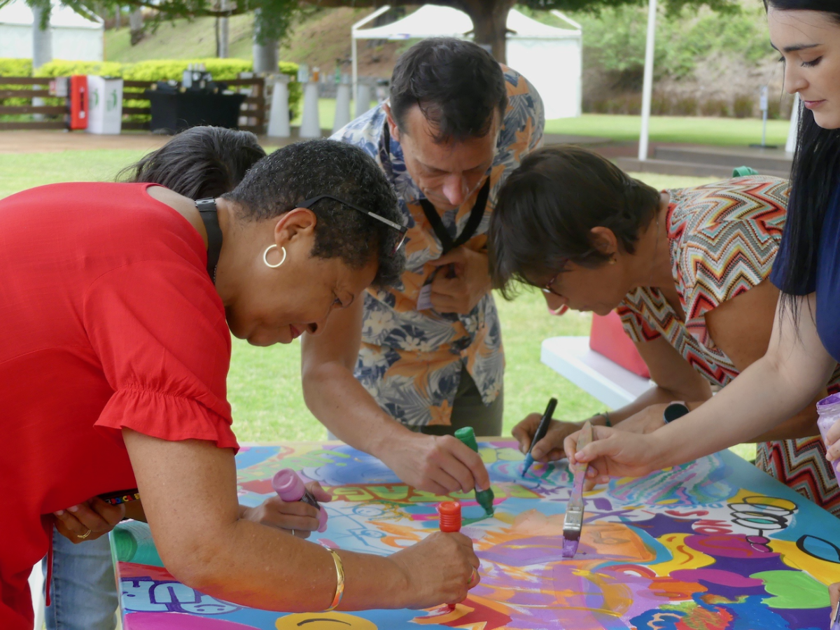 atelier de peinture à l'occasion de l'événement Handicap, l'art et moi