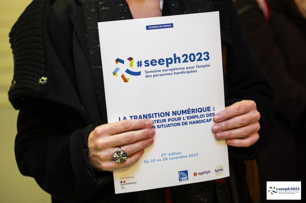 Visuel de la couverture de la brochure : SEEPH 2023 La transition numérique