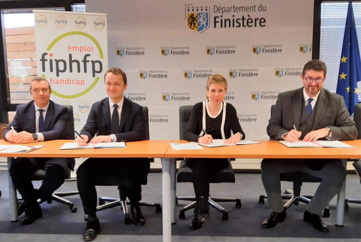 Signature de la convention entre le FIPHFP et le conseil départemental du Finistère