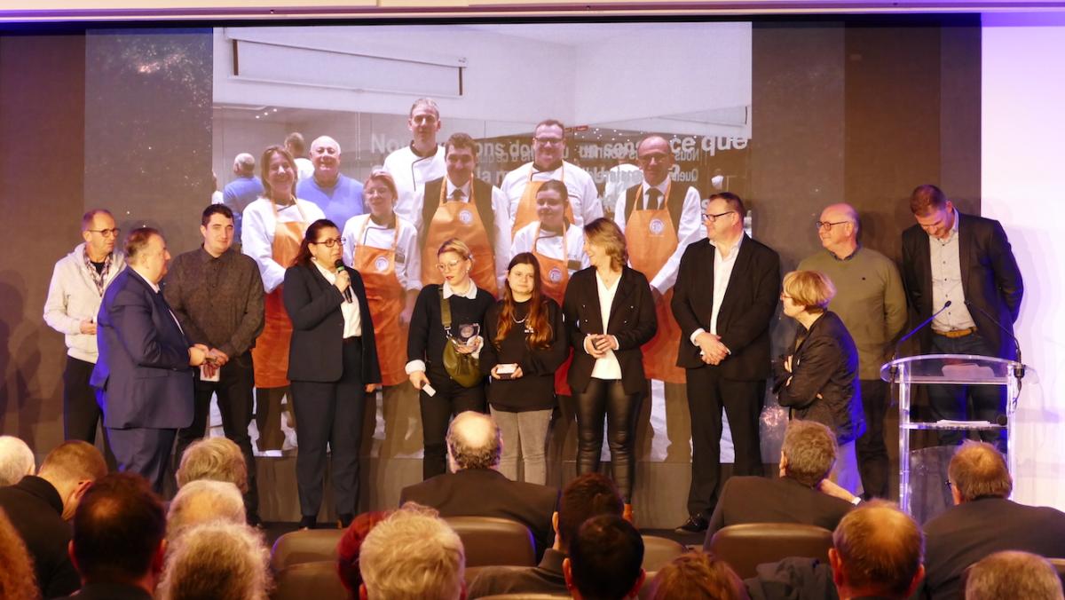 Remise du prix par Christophe Roth et Françoise Descamps Crosnier