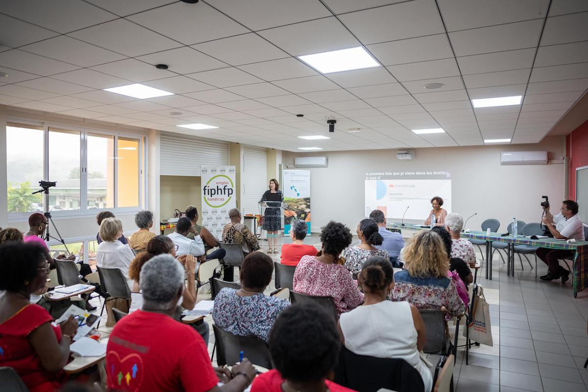 Salle de l'étape du tour de france des handicaps invisibles en Guadeloupe