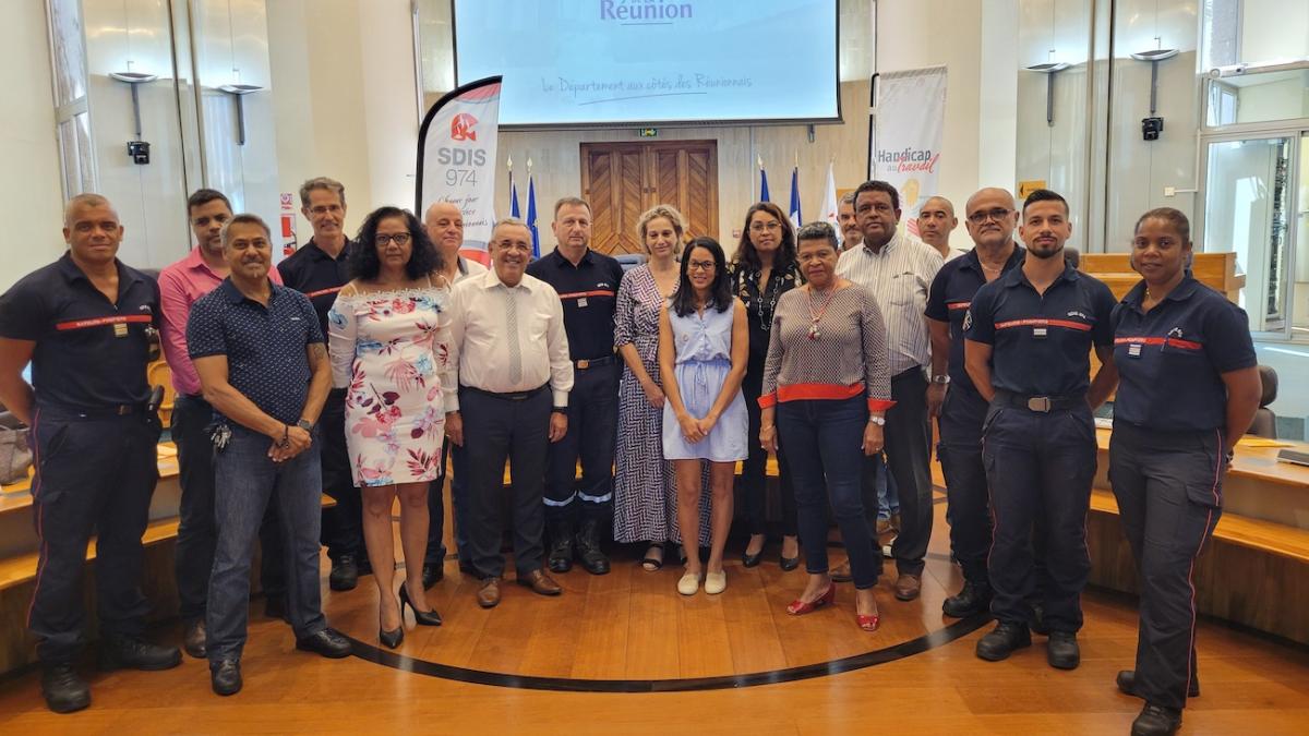 Signataires de la convention entre le FIPHFP et le SDIS de la Réunion