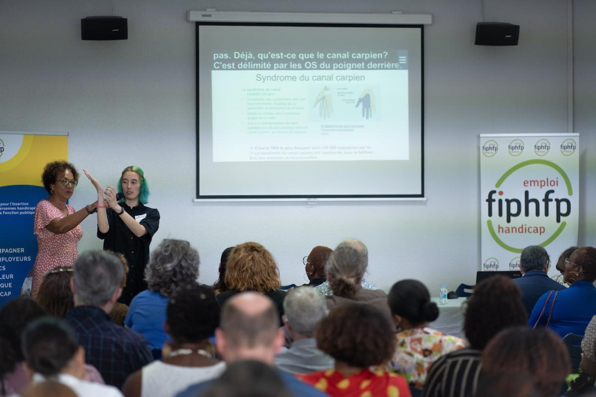 Salle du tour de france des handicaps invisibles en GUyane