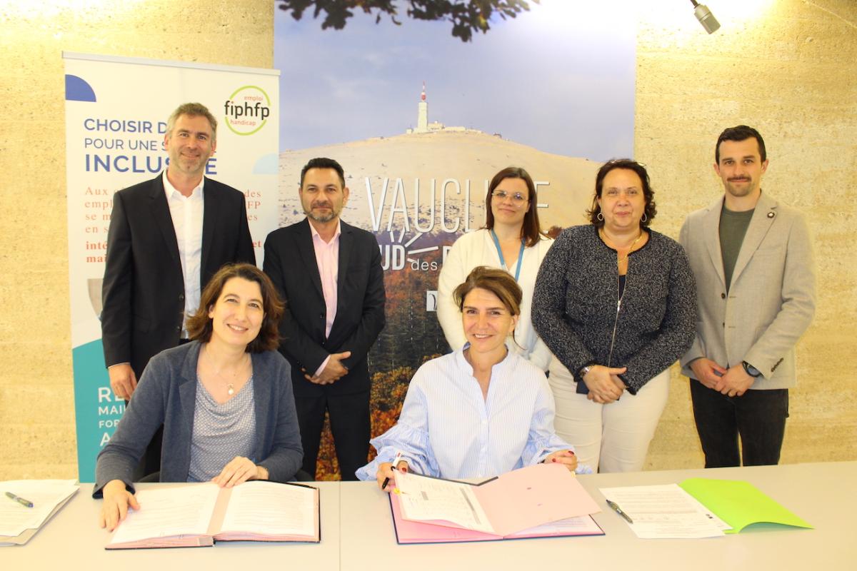 Signataires de la convention entre le FIPHFP et le Département du Vaucluse