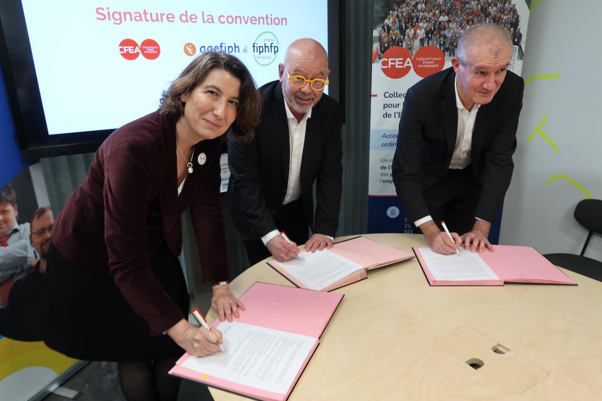 Les trois signataires de la convention dont Marine Neuville à gauche