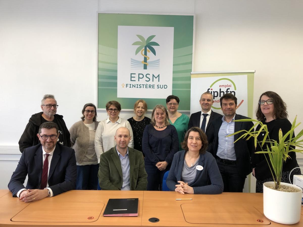 Les signataires de la convention entre le FIPHFP et l'EPSM du Finistère Sud