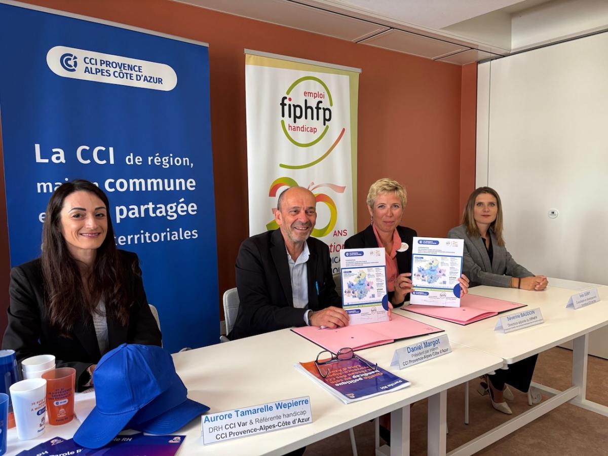 Photographie réalisée lors de la signature de la convention handicap entre le FIPHFP et la CCI PACA