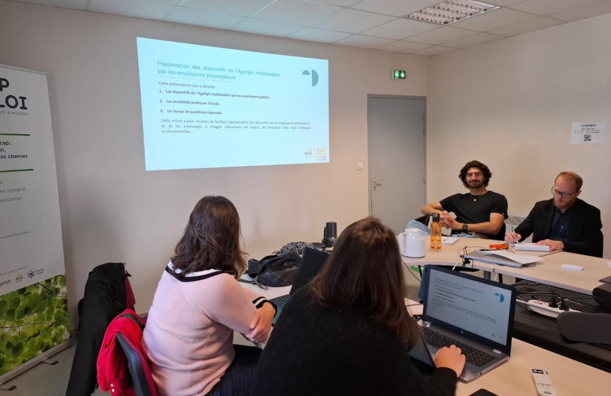 Participants à la rencontre entre le FIPHFP et Cap Emploi Somme
