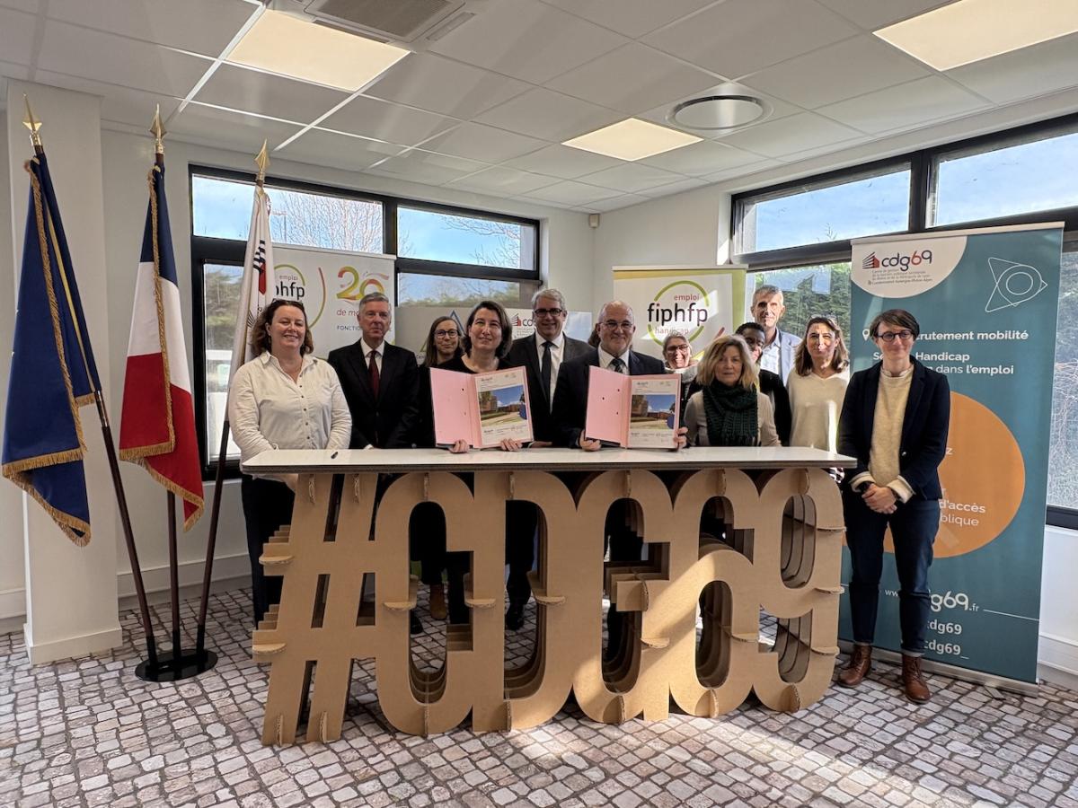 signataires de la convention entre le CDG69 et le FIPHFP