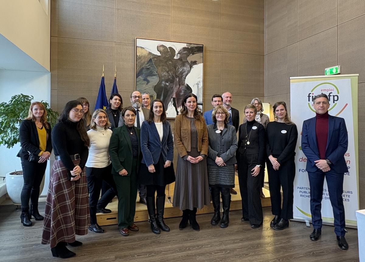 Participants à la signature de convention entre le FIPHFP et les Ministères sociaux, en présence de la Ministre Charlotte Parmentier Lecocq