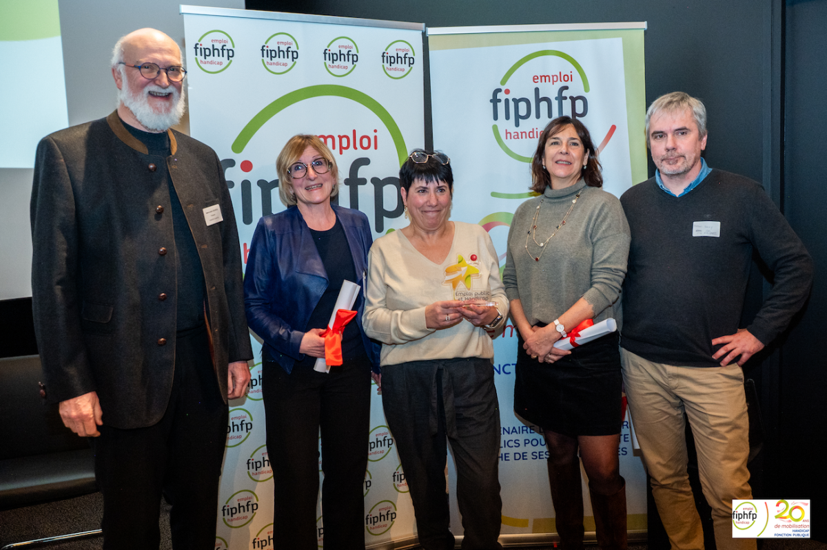 Remise du trophées aux lauréats dans la catégorie Maintien dans l'emploi