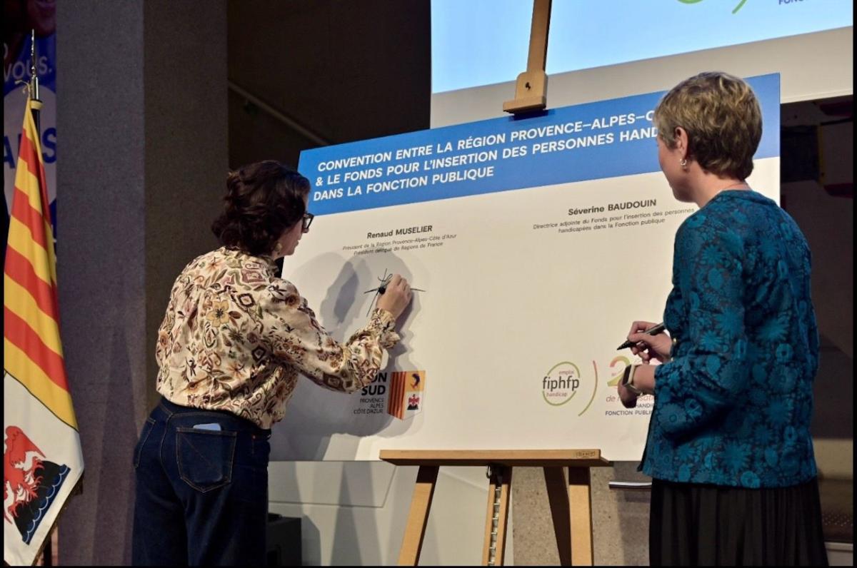 Photographie réalisée dans le cadre de la signature entre le FIPHFP et la Région Sud