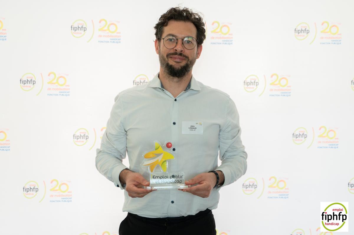 Représentant du centre de gestion du lot-et-garonne, lauréat  du prix du jury des trophées emploi public et handicap
